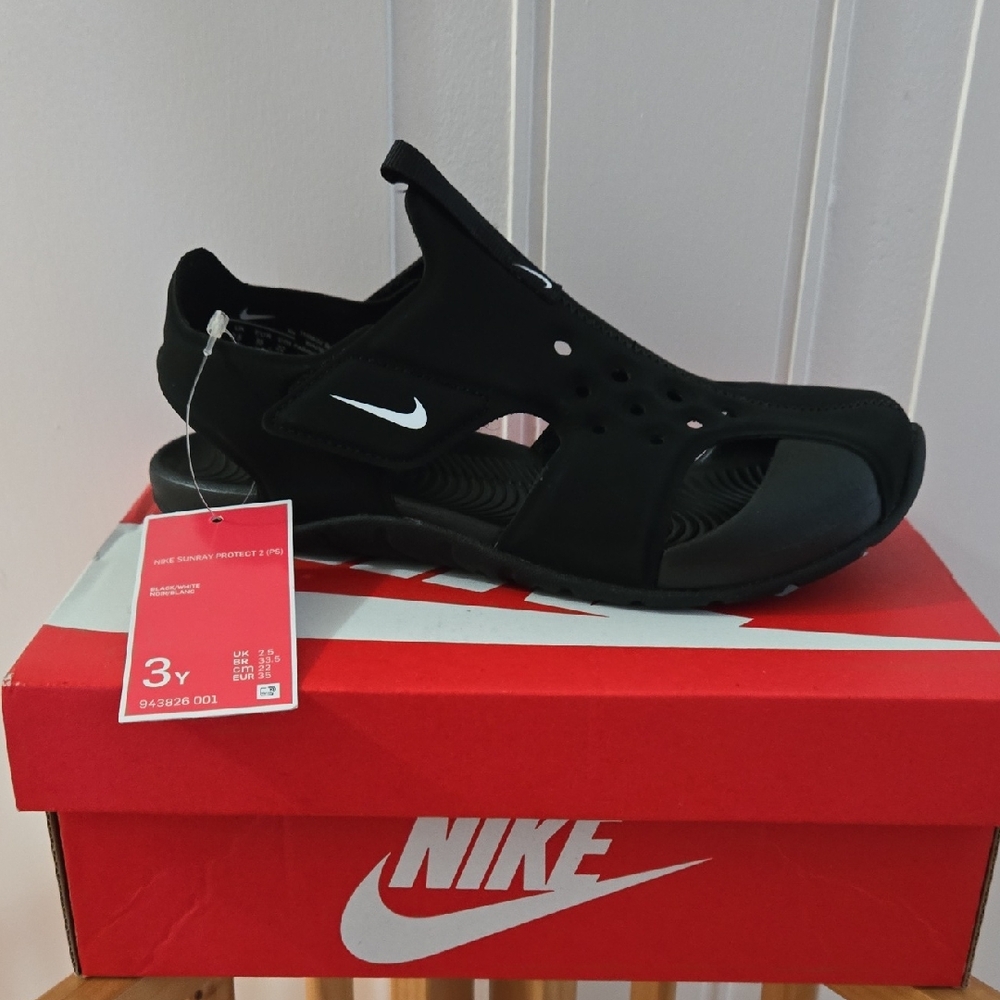 Nike Black Open-Toe Sandals